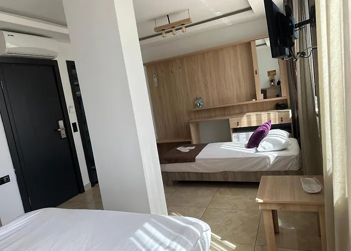 Отель Beyondiest 3*