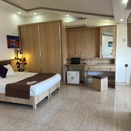 Ξενοδοχείο Beyondiest 3*