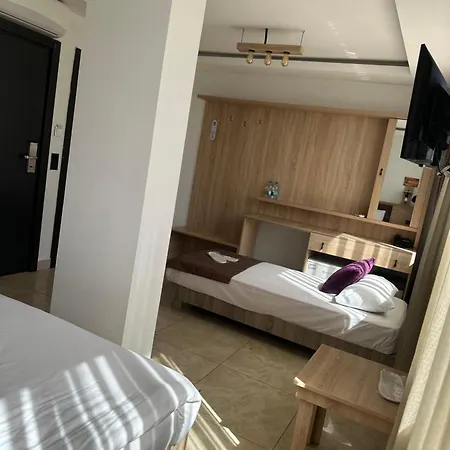 Beyondiest Hotel 3*